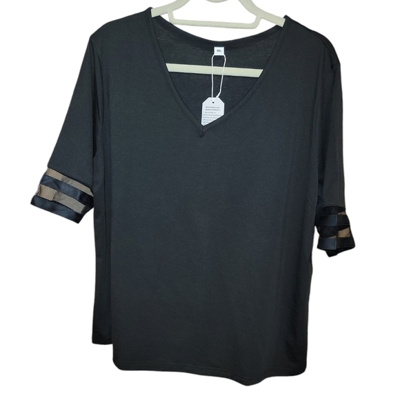 Made with love size XXL black short sleeve v neck top. New with tags - Picture 1 of 7